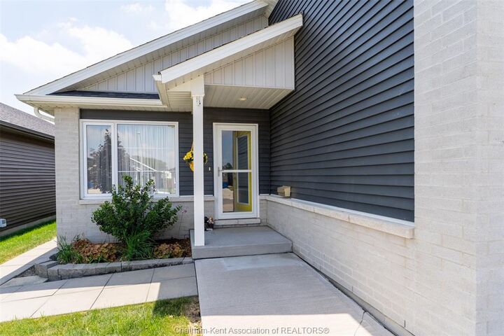 Property Photo: 105 Moonstone Crescent ON N7M 0S2