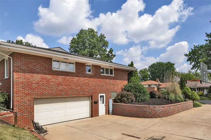 Property Photo: 4790 Frich Dr PA 15227