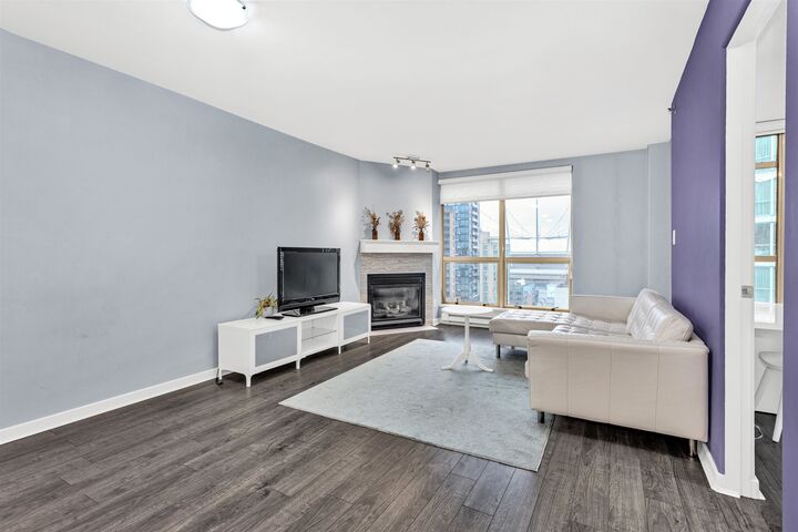 Property Photo:  819 Hamilton Street 1104  BC V6B 6M2 