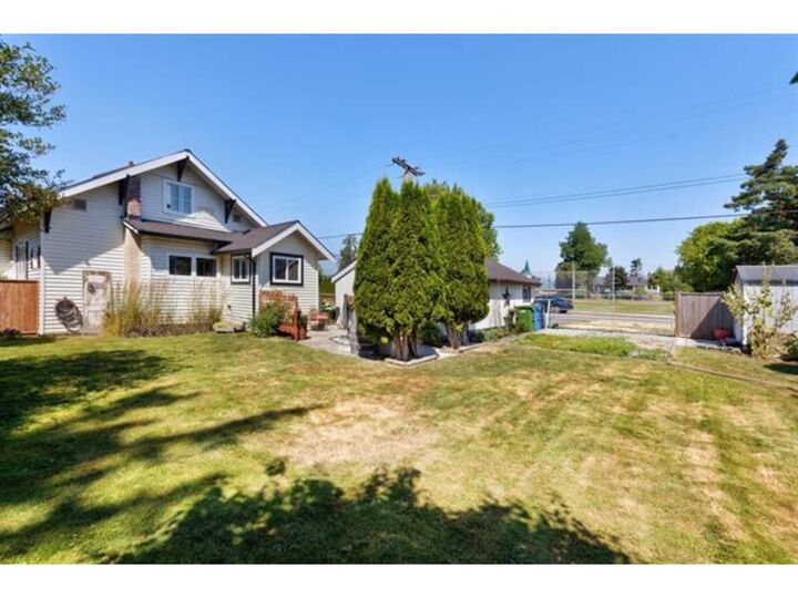 Property Photo: 5690 Riverside Street BC V4X 1T4