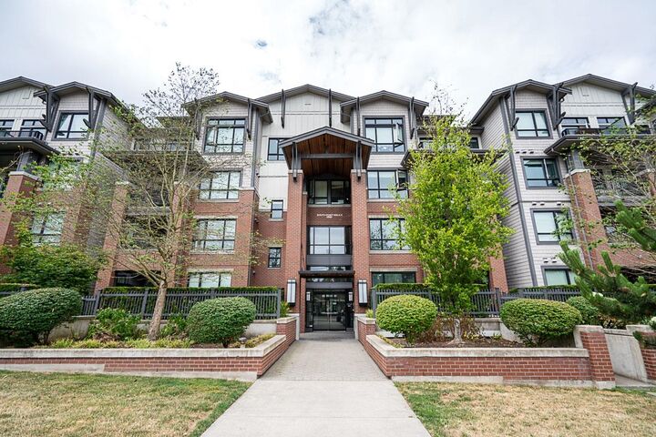 2960 151 Street 408 — photo 1