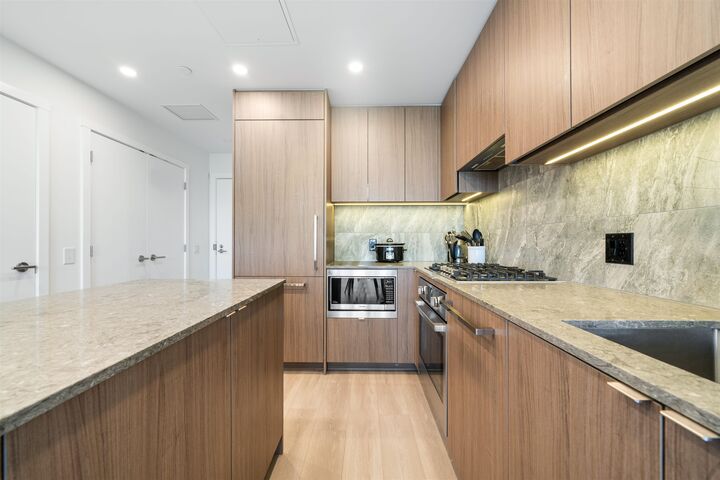 Property Photo: 626 Claremont Street 1806 BC V3J 0T1