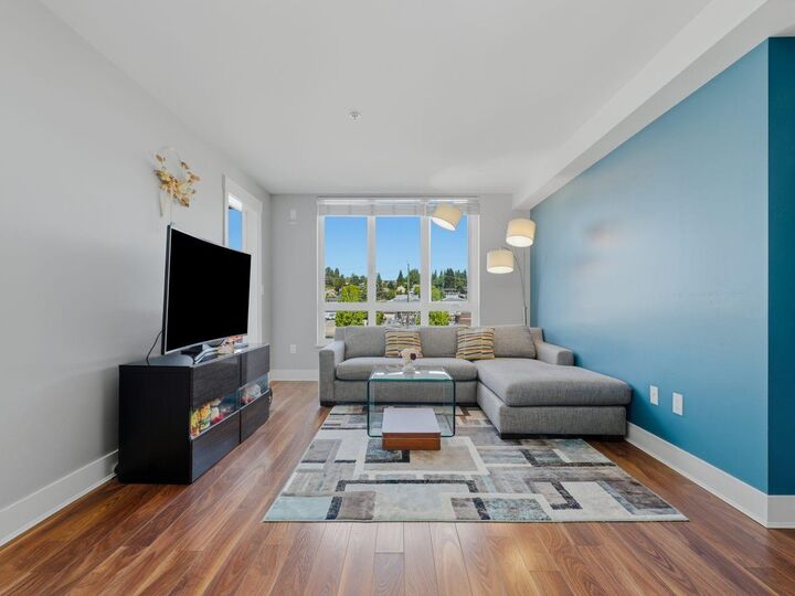 Property Photo:  85 Eighth Avenue 308  BC V3L 0E9 