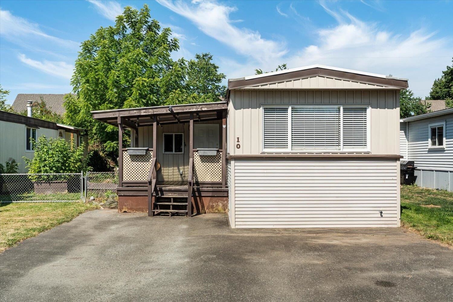 Property Photo: 45640 Watson Road 10 BC V2R 3P8