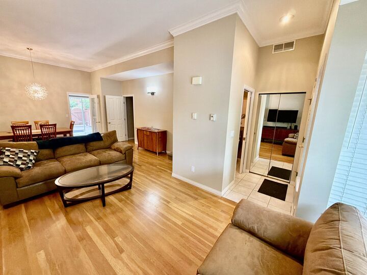 Property Photo: 1701 Chesterfield Avenue 4 BC V7M 2N9