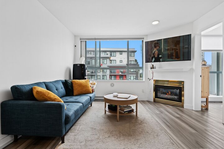 Property Photo: 5818 Lincoln Street 302 BC V5R 4P7