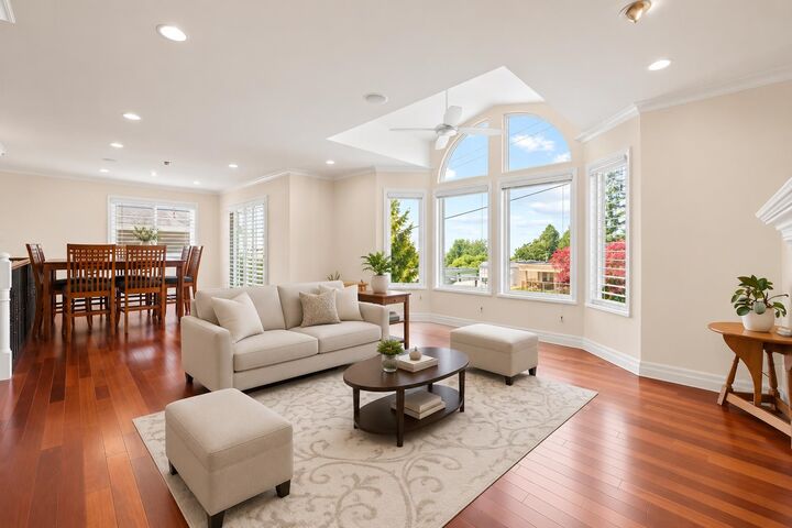 952 Kent Street — photo 1