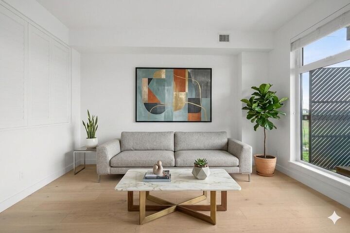 Property Photo: 5011 Springs Boulevard 307 BC V4M 0B6