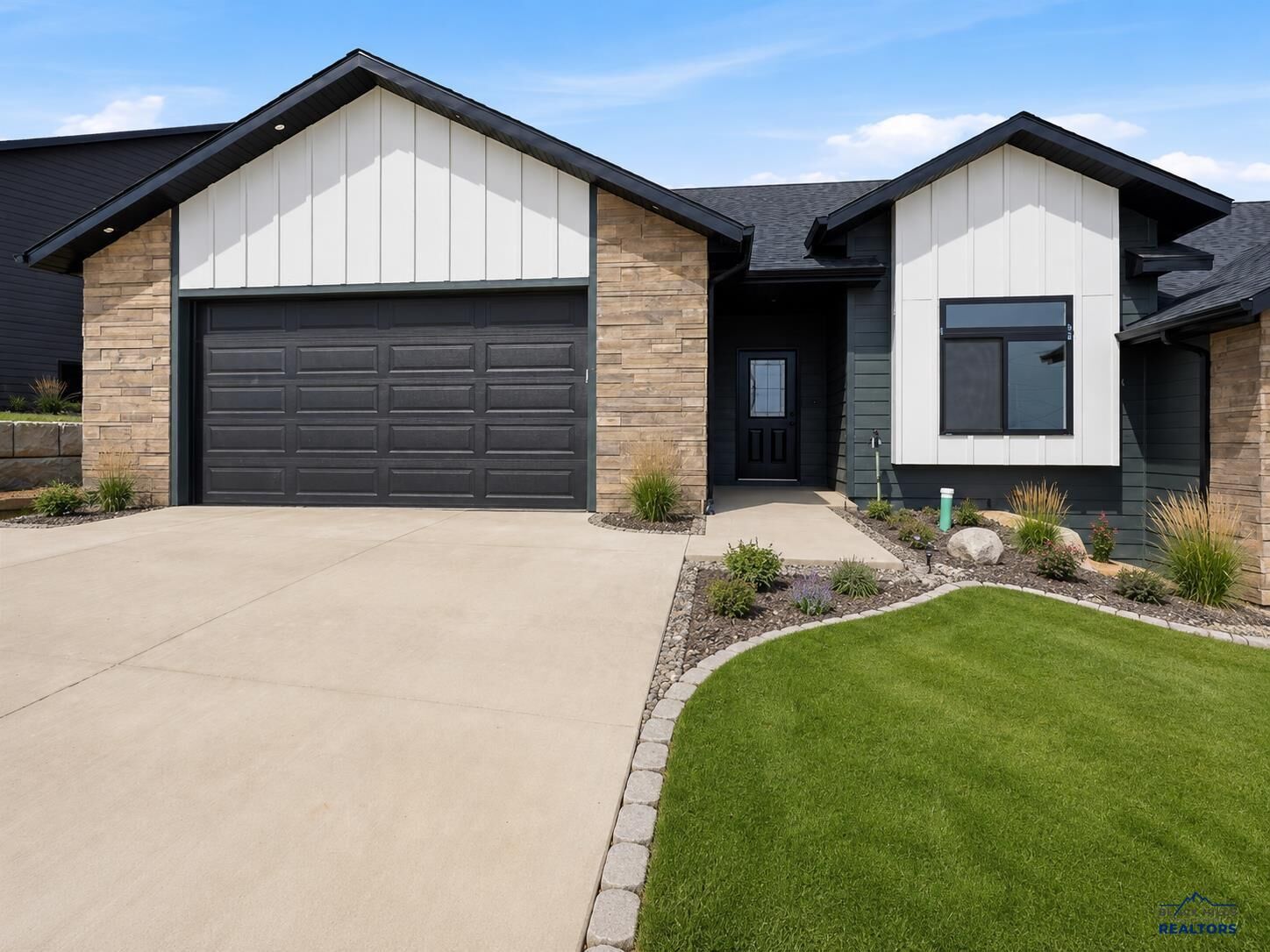 Property Photo: 1222 Pinnacle Ct SD 57701
