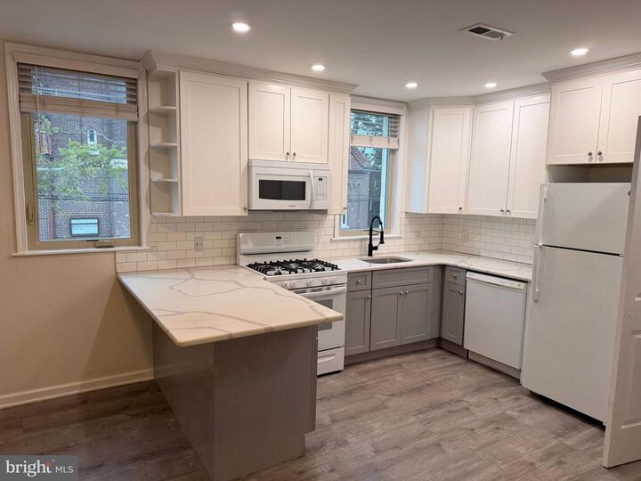 Property Photo:  2048 S 21st Street 2nd Floor  PA 19145 