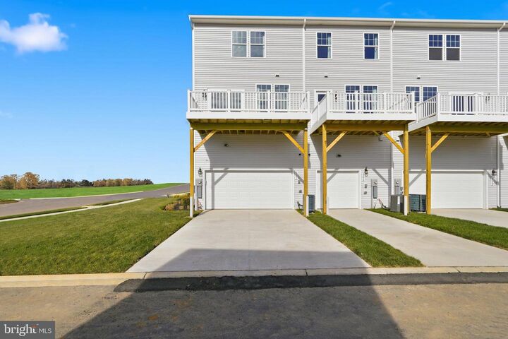 Property Photo: 471 Presidents Pointe Avenue 460 WV 25438
