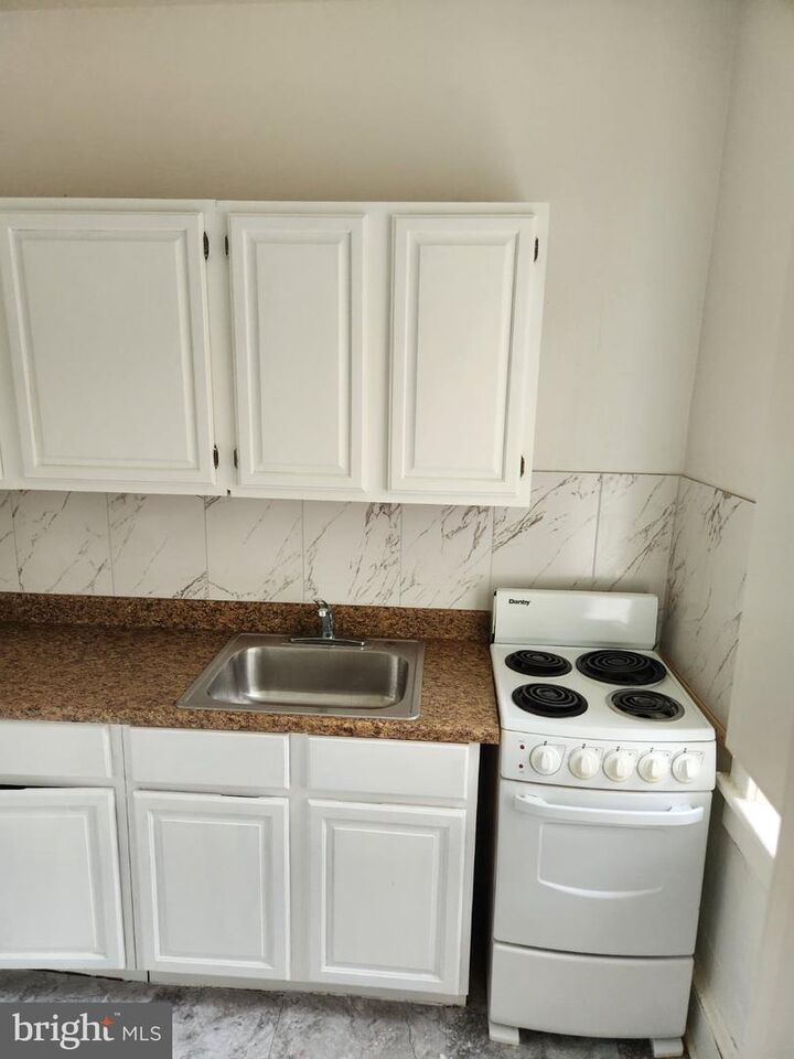 Property Photo:  5029 Penn Street E  PA 19124 