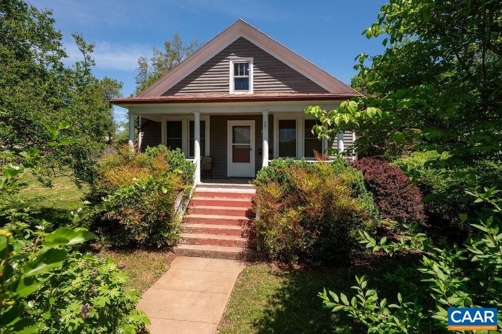 Property Photo: 1419 Chesapeake St VA 22902