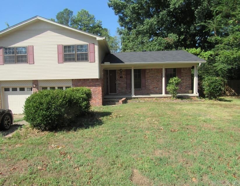 Property Photo: 16 Kingspark Rd AR 72227