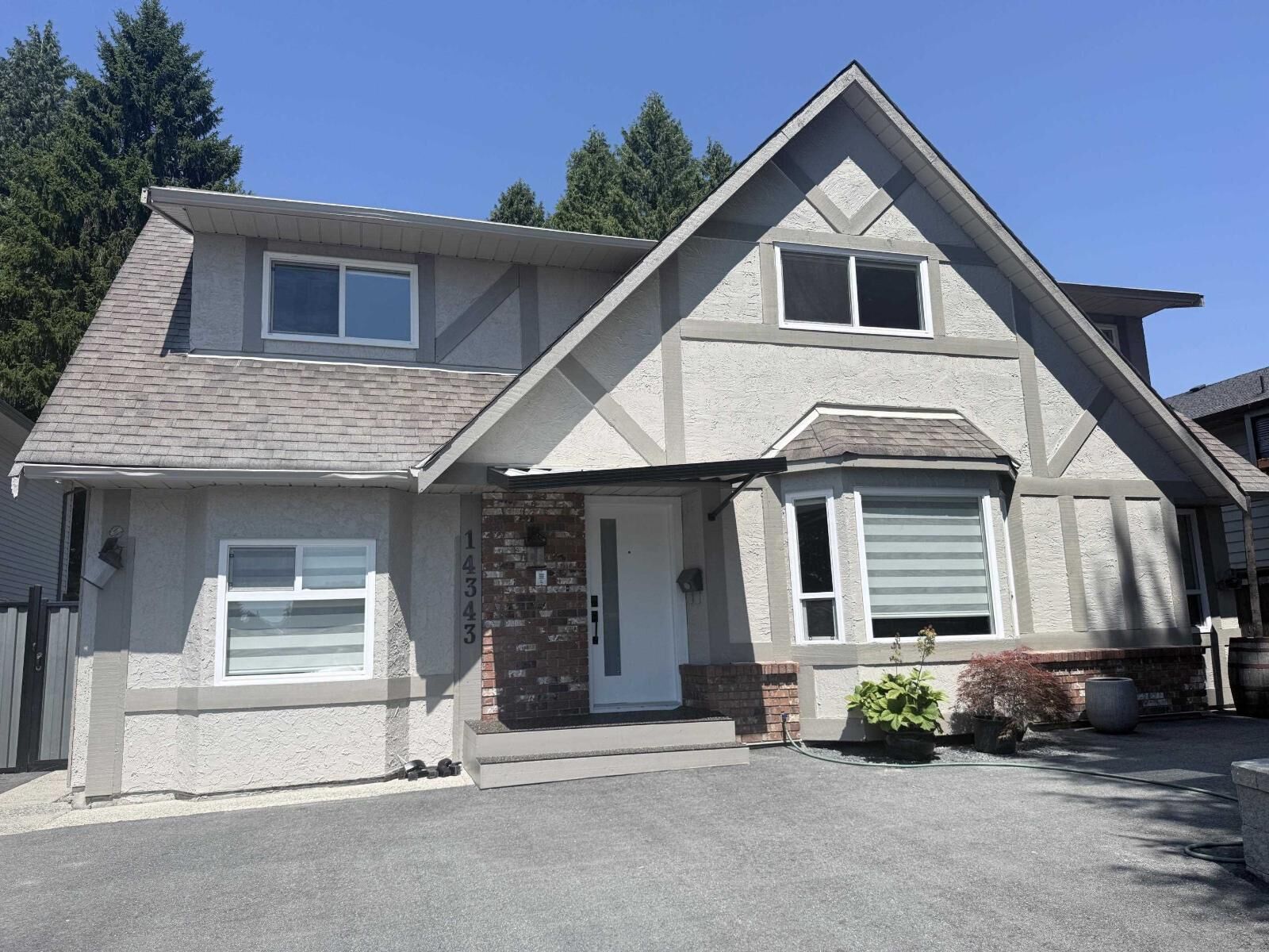 Property Photo: 14343 17 Avenue BC V4A 6L3