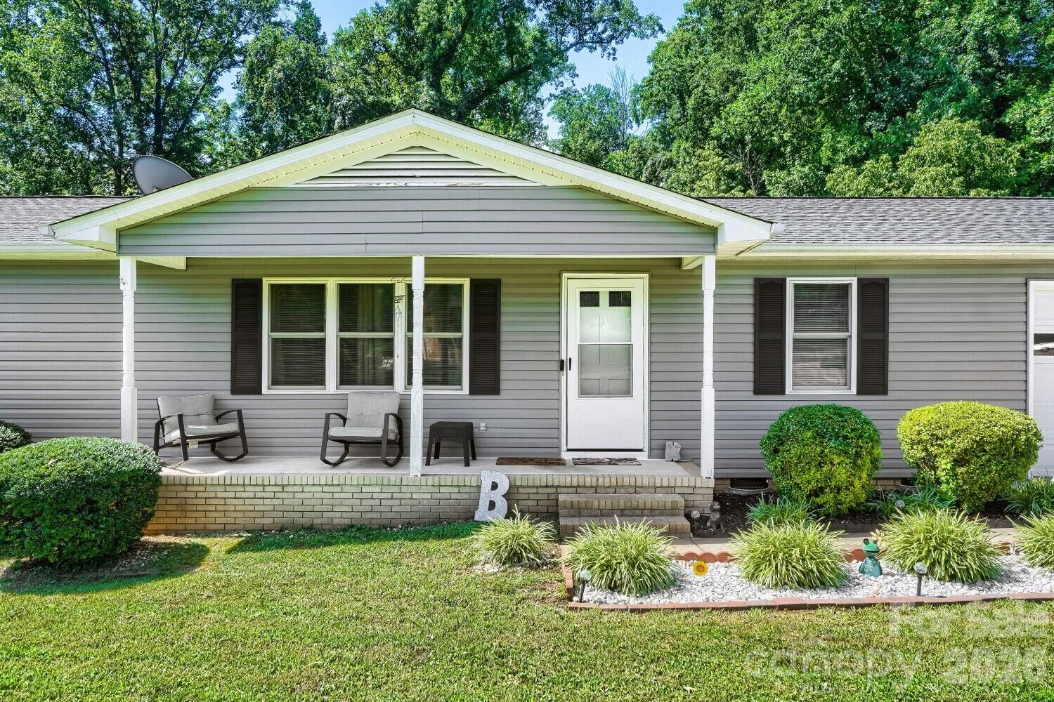 Property Photo: 2601 Lynn Drive NC 28054
