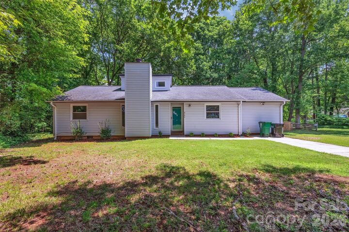 Property Photo: 4506 Elm Field Court NC 28227