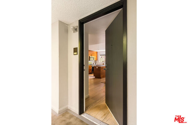 Property Photo: 2147 N Beachwood Dr CA 90068