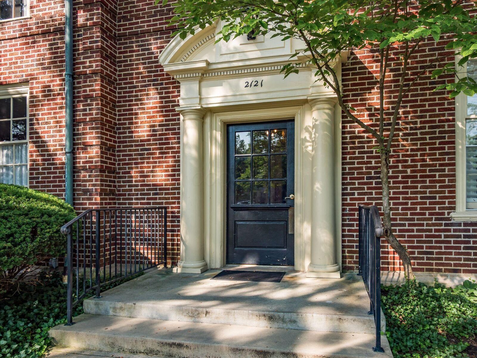 Property Photo:  2121 Arlington Avenue  OH 43221 