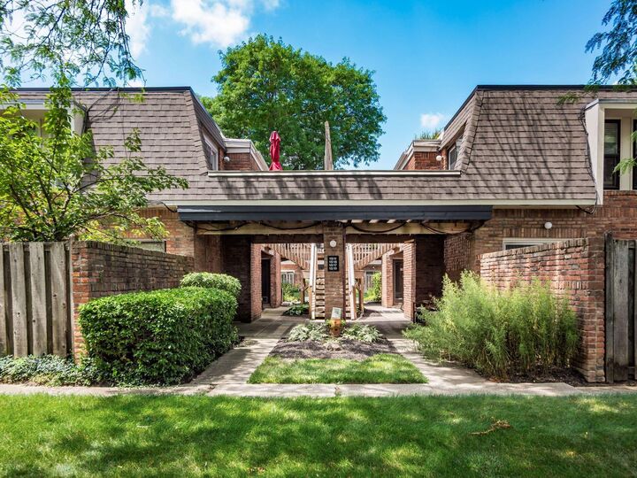 Property Photo:  1519 Lafayette Drive  OH 43220 
