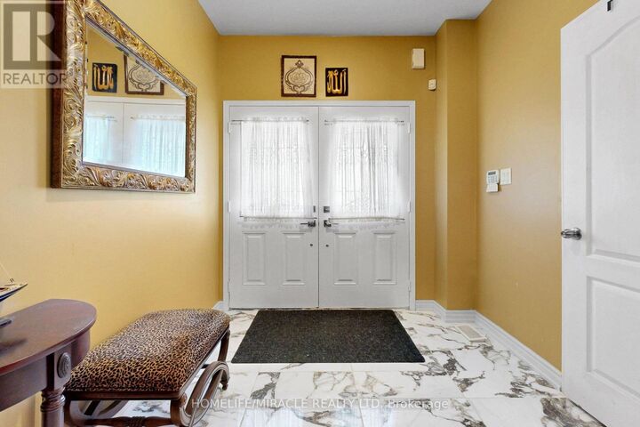 Property Photo:  2003 Queensbury Drive  ON L1K 0S1 