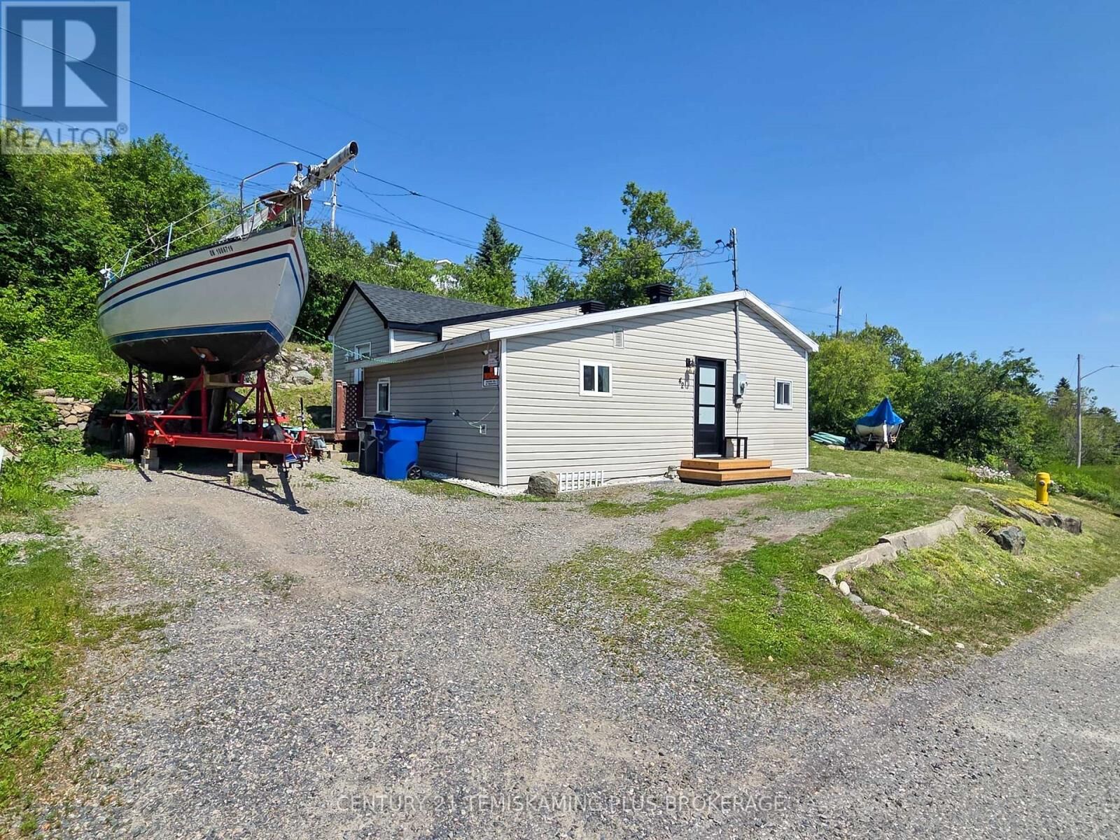 Property Photo: 42 Russell Street ON P0J 1C0