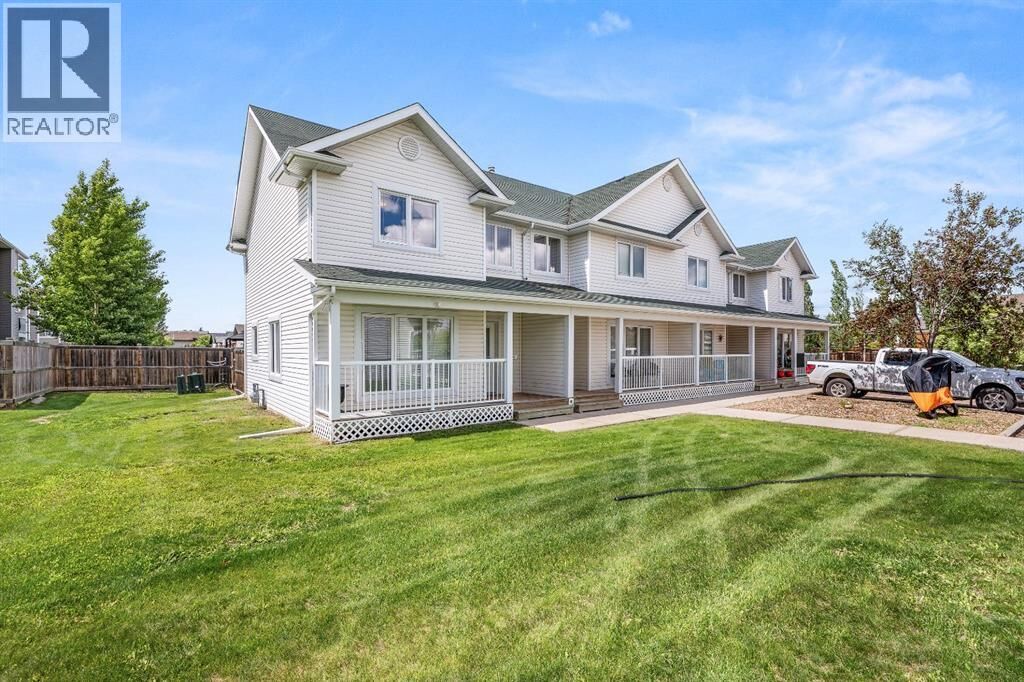 Property Photo: 4727 20 Street SK S9V 0Z4