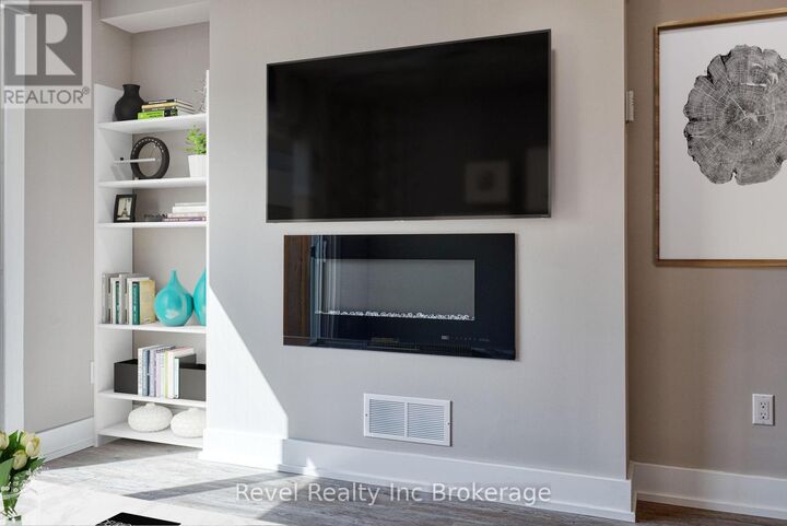 Property Photo: 226 Clarke Street North 12 ON N4S 7M7