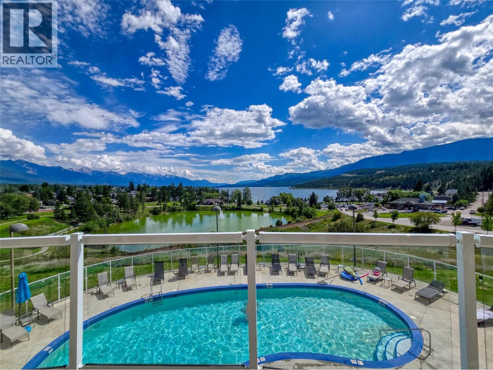 Property Photo: 701 14A Crescent 102 BC V0A 1K0