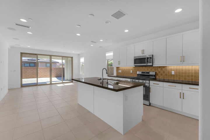 Property Photo:  74236 Dexter Street  CA 92211 