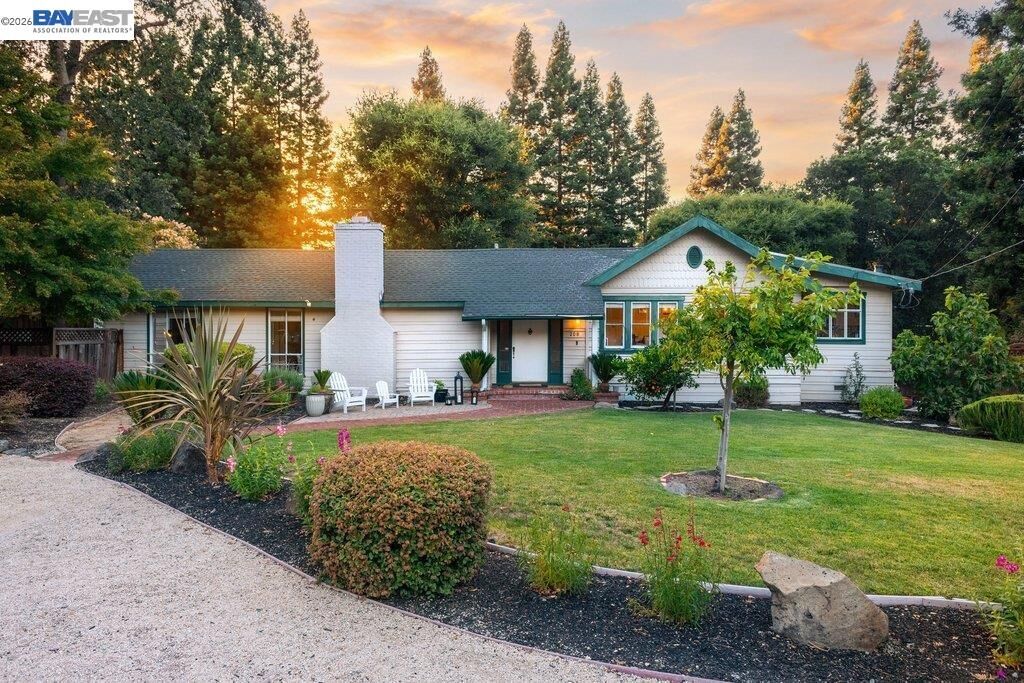 Property Photo: 208 South Ave CA 94507