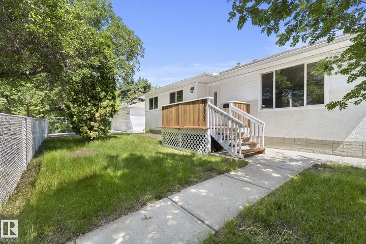 Property Photo: 10602 100 Avenue AB T8L 1Z6