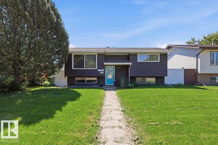 Property Photo: 4507 46 Avenue AB T9A 1X1