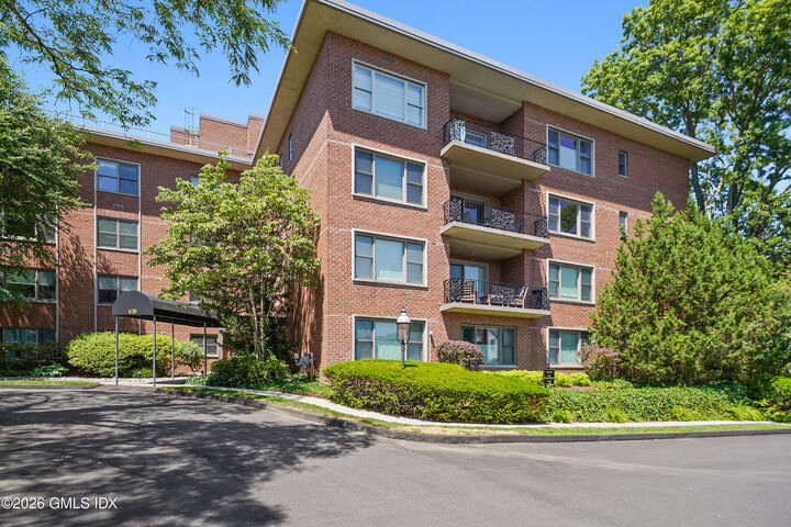 Property Photo: 630 Steamboat Road 3E CT 06830
