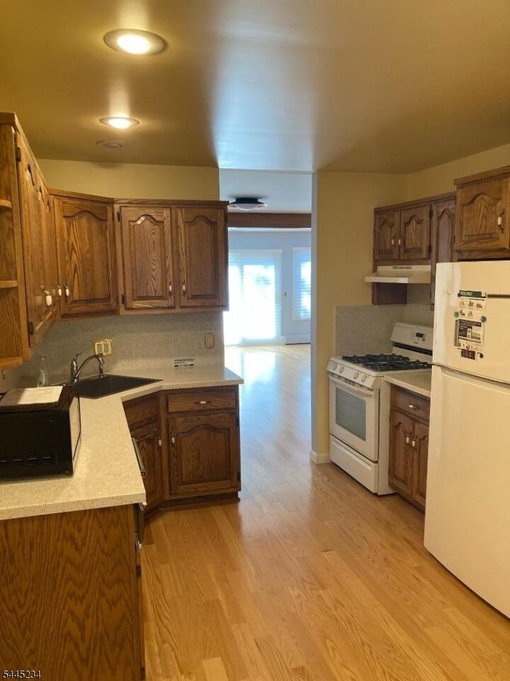 Property Photo: 675 Raritan Rd 10 NJ 07066