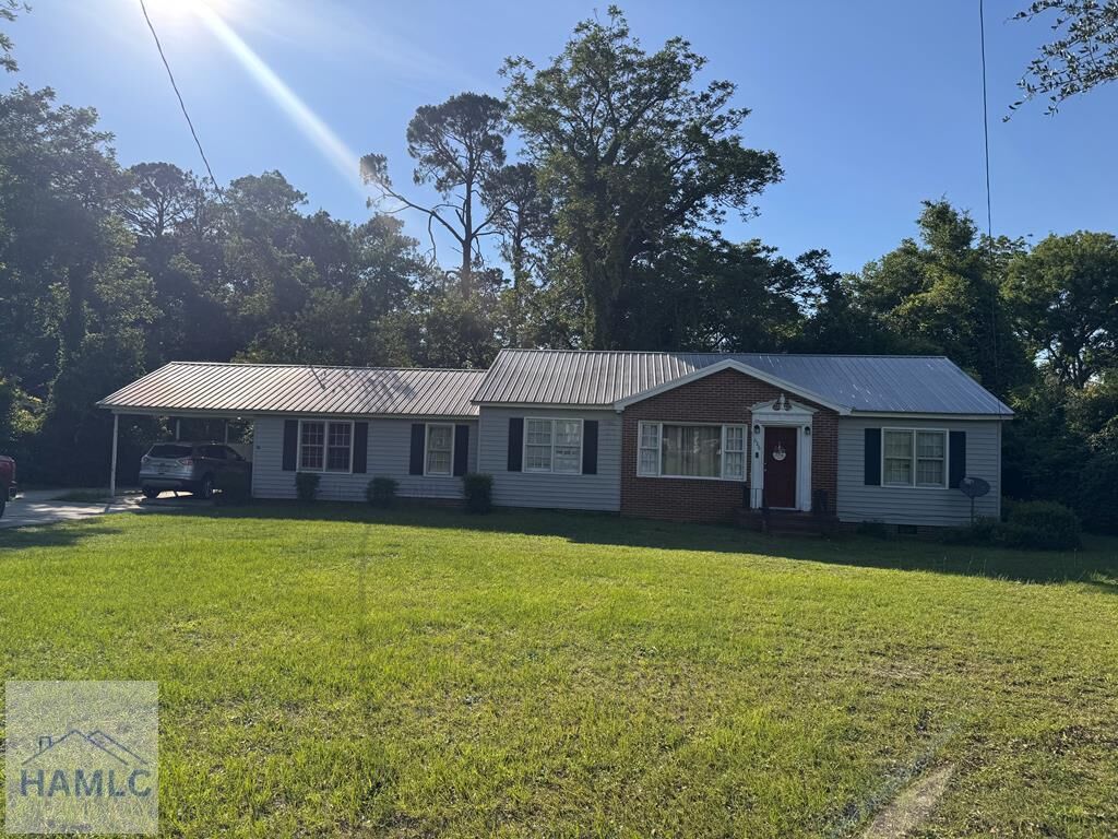 Property Photo: 626 Sycamore Street GA 30401