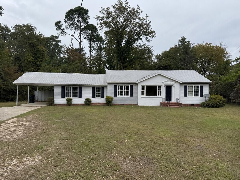 Property Photo:  626 Sycamore Street  GA 30401 
