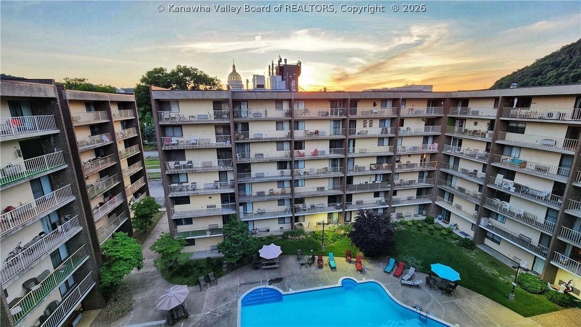 Property Photo: 2106 Kanawha Boulevard E 727 WV 25311