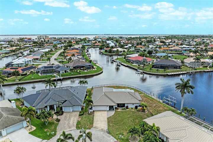 Property Photo: 602 Via Tunis FL 33950