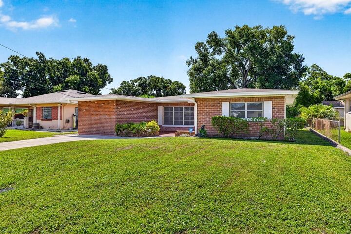 Property Photo: 1912 W Saint Isabel Street FL 33607