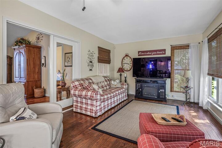 Property Photo:  214 Alexander Court  MO 63028 