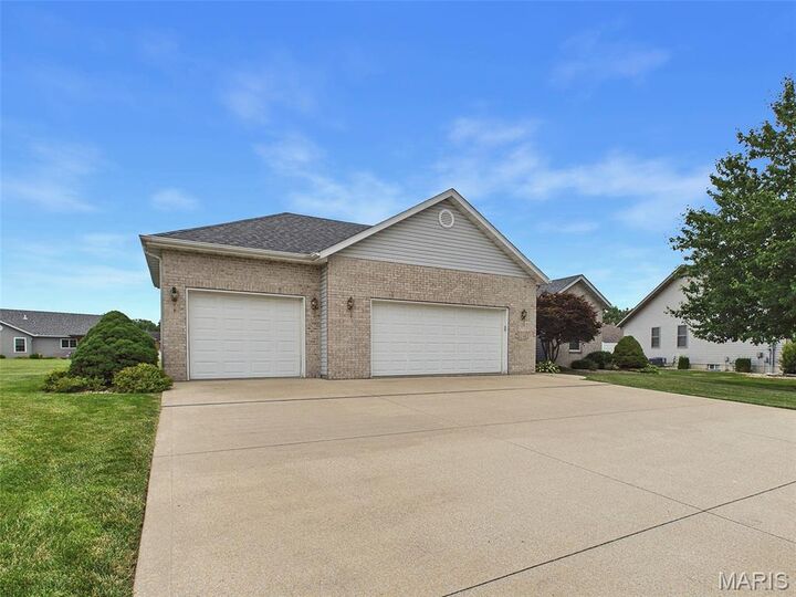 Property Photo:  26 Woodcrest Drive  IL 62010 