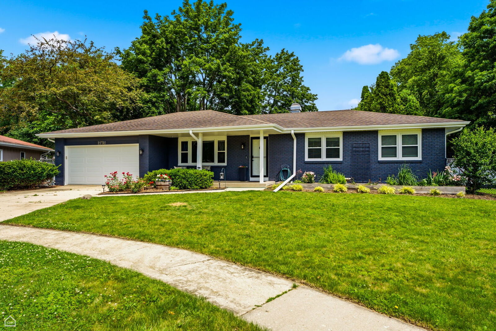 Property Photo: 1978 N Fork Circle IL 60123