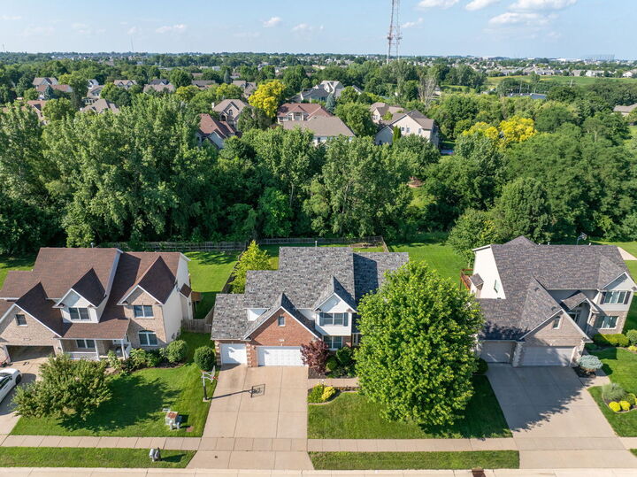 Property Photo:  3212 Summertree Avenue  IA 52722 