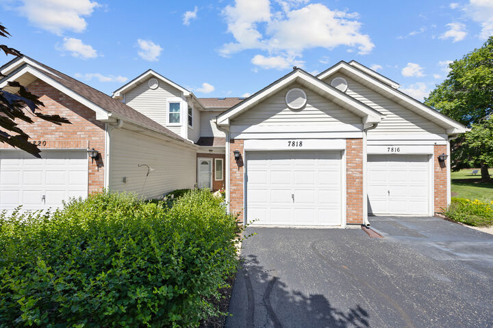 Property Photo:  7818 Darien Lake Drive  IL 60561 