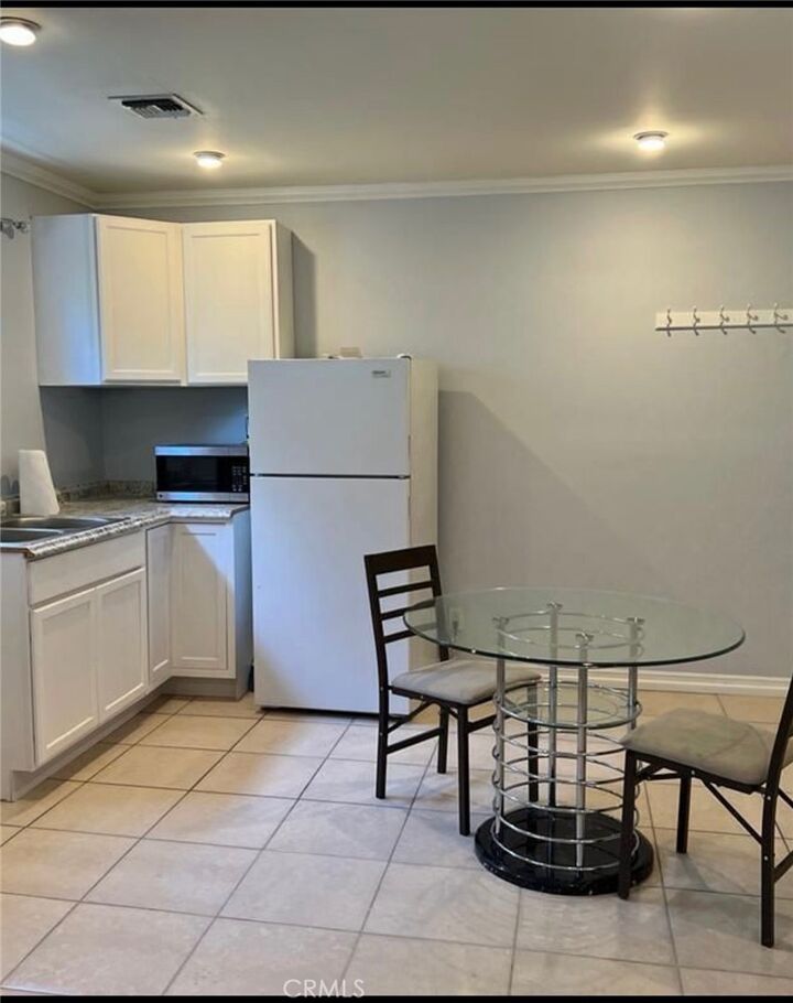 Property Photo:  5149 Hesperia  CA 91316 