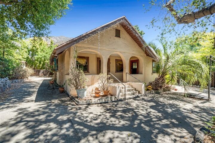 Property Photo: 611 E Grandview CA 91024