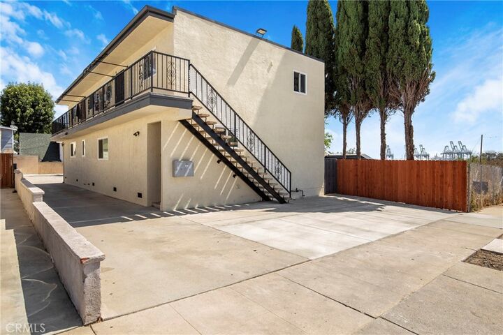 Property Photo: 564 W Macarthur CA 90731