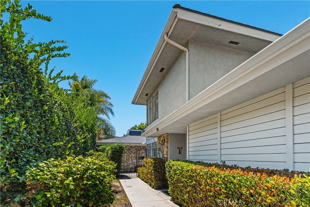 Property Photo: 359 361 Roswell CA 90814