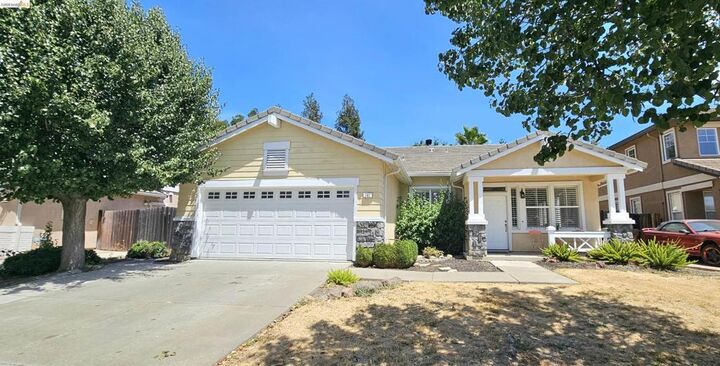 Property Photo: 707 Thompsons Dr CA 94513